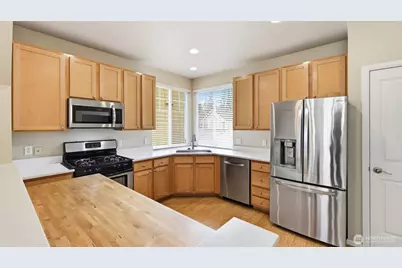 515 225th Place NE #33, Sammamish, WA 98074 - Photo 8
