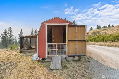 3259 B Highway 25 S, Gifford, WA 99131 - Photo 36