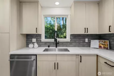 12116 SE 71st Street, Newcastle, WA 98056 - Photo 14