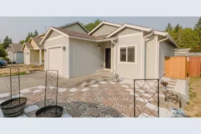 6764 Takota Place NE, Bremerton, WA 98311 - Photo 2