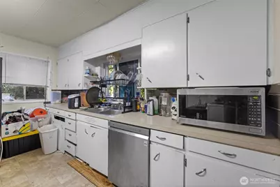 8643 Tacoma Avenue S, Tacoma, WA 98444 - Photo 10