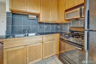 22 John Street #5, Seattle, WA 98109 - Photo 8