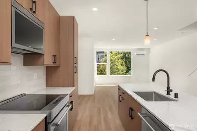 721 15th Avenue #B, Seattle, WA 98122 - Photo 4