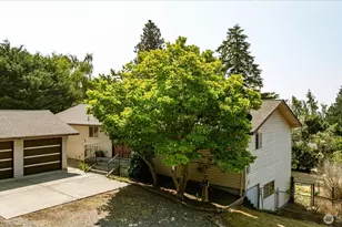 581 Olympic View Dr, Coupeville, WA 98239 - Photo 2