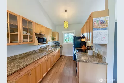 630 5th Avenue S #208, Edmonds, WA 98020 - Photo 2