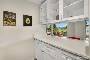 2501 Canterbury Ln E, Seattle, WA 98112 - Photo 18