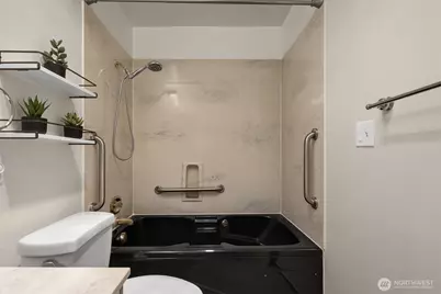 2501 Canterbury Lane E #320, Seattle, WA 98112 - Photo 24