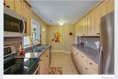 10424 NE 17th Street, Bellevue, WA 98004 - Photo 8