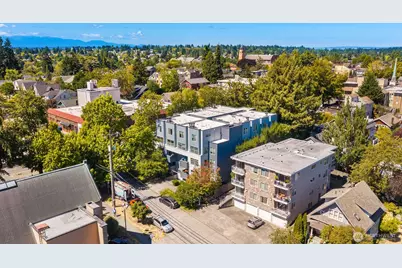 7600 Greenwood Avenue N #209, Seattle, WA 98103 - Photo 2