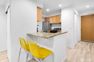 7600 Greenwood Ave N, Seattle, WA 98103 - Photo 10