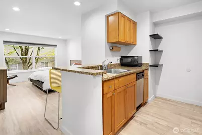 7600 Greenwood Avenue N #209, Seattle, WA 98103 - Photo 4