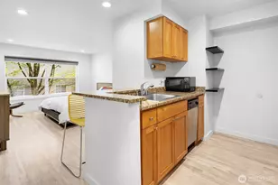 7600 Greenwood Ave N, Seattle, WA 98103 - Photo 4