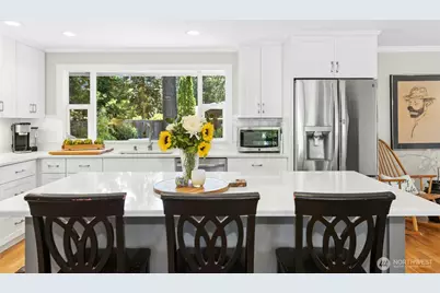11815 NE 143rd Street, Kirkland, WA 98034 - Photo 10