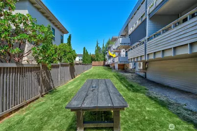10112 NE 68th Street #4, Kirkland, WA 98033 - Photo 34