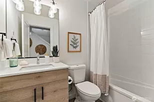 2624 Eastlake Ave E, Seattle, WA 98102 - Photo 8