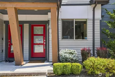 1946 Newport Way NW #16, Issaquah, WA 98027 - Photo 2