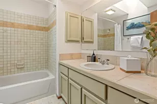 14855 SE 10th Pl, Bellevue, WA 98007 - Photo 18