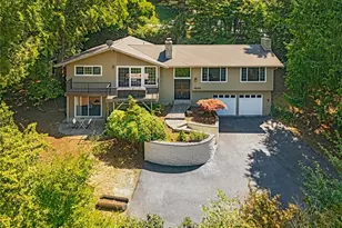5212 W Mercer Pl, Mercer Island, WA 98040 - Photo 1