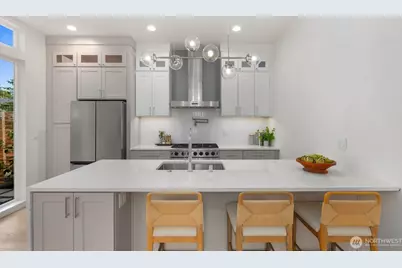 825 NE 105th Street, Seattle, WA 98125 - Photo 10