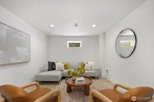 825 NE 105th St, Seattle, WA 98125 - Photo 24