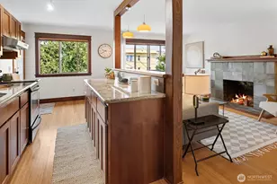 461 N 45th St, Seattle, WA 98103 - Photo 8