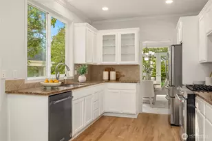 1513 NE Iris St, Issaquah, WA 98029 - Photo 10