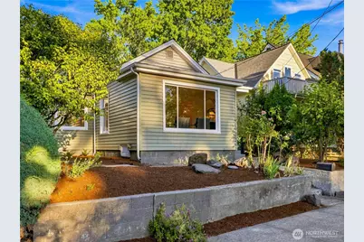 6542 Greenwood Avenue N, Seattle, WA 98103 - Photo 4