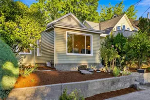 6542 Greenwood Ave N, Seattle, WA 98103 - Photo 4