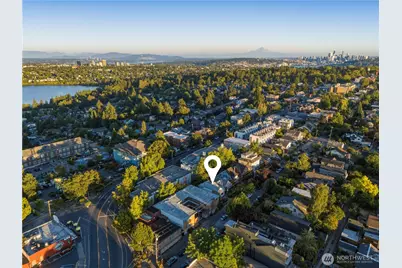 6542 Greenwood Avenue N, Seattle, WA 98103 - Photo 2