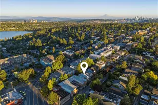 6542 Greenwood Ave N, Seattle, WA 98103 - Photo 2