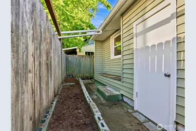 6542 Greenwood Avenue N, Seattle, WA 98103 - Photo 30