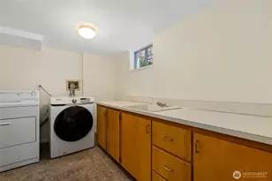 2910 W Crockett St, Seattle, WA 98199 - Photo 28
