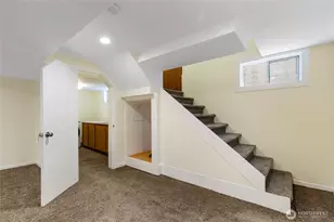 2910 W Crockett St, Seattle, WA 98199 - Photo 26