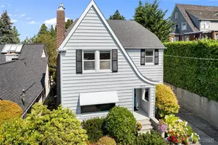 2910 W Crockett St, Seattle, WA 98199 - Photo 2