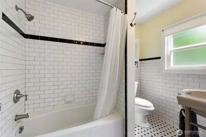 2910 W Crockett Street, Seattle, WA 98199 - Photo 22