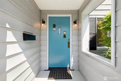 2910 W Crockett Street, Seattle, WA 98199 - Photo 4
