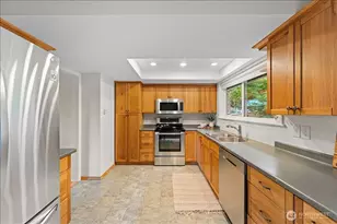 9210 166th Pl NE, Redmond, WA 98052 - Photo 10