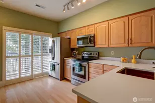 18268 NE 97th Way, Redmond, WA 98052 - Photo 4