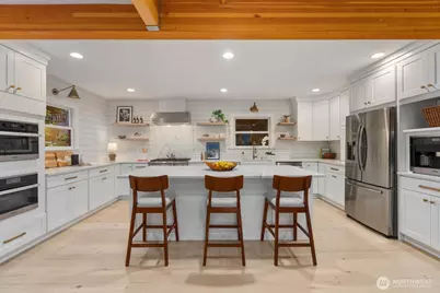 803 W Etruria Street, Seattle, WA 98119 - Photo 10