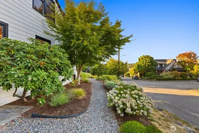 803 W Etruria Street, Seattle, WA 98119 - Photo 34