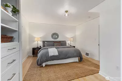 803 W Etruria Street, Seattle, WA 98119 - Photo 18