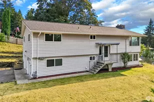 1875 NE Bentley Dr, Bremerton, WA 98311 - Photo 2