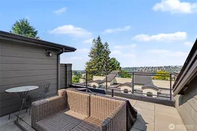 2111 9th Avenue W #22, Seattle, WA 98119 - Photo 26