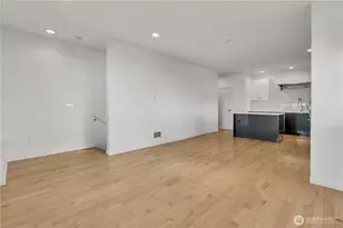 4206 S Greenbelt Station Dr, Seattle, WA 98118 - Photo 10