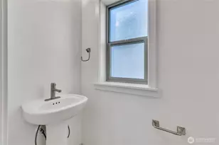 4206 S Greenbelt Station Dr, Seattle, WA 98118 - Photo 14