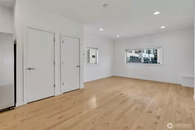 4206 S Greenbelt Station Drive, Seattle, WA 98118 - Photo 6