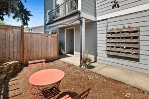 4237 S Bozeman St, Seattle, WA 98118 - Photo 2