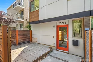 2531 13th Ave S, Seattle, WA 98144 - Photo 2