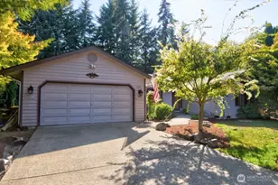 1949 51st Ave SE, Olympia, WA 98501 - Photo 2