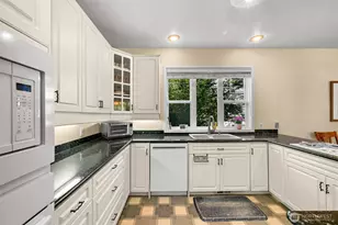 1005 11th St, Bellingham, WA 98225 - Photo 22
